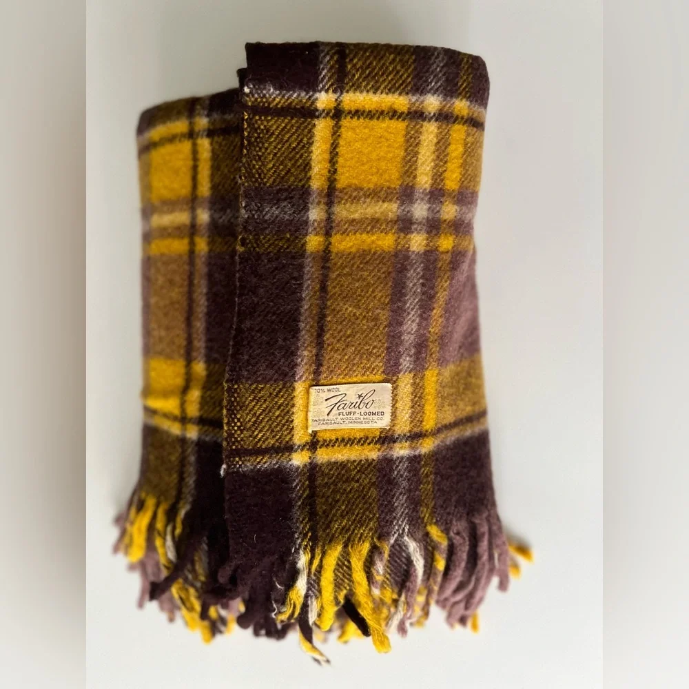 LK New Vintage Wool Stadium Game Day Throw Blanket 50x50 Faribo MN Maroon Gold - Picture 13 of 13